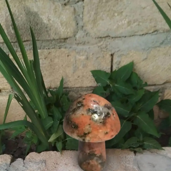 Set of 5 Mixed Lot Natural Crystal Mushroom/Hand Carved Quartz Crystal Healing - Picture 7 of 8